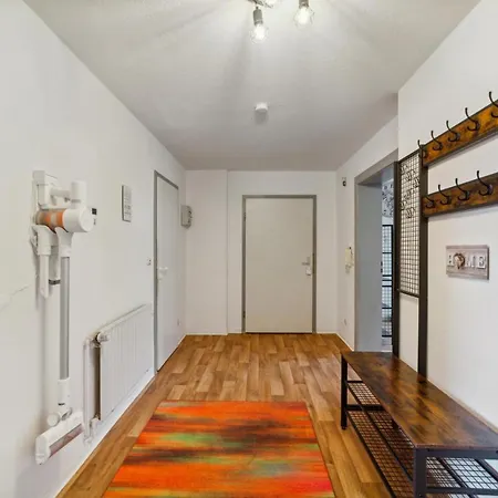 Infinity Stay: Bis Zu 4 Personen Zentrum Wassernah Netflix Apartment Wilhelmshaven