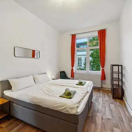Infinity Stay: Bis Zu 4 Personen Zentrum Wassernah Netflix Apartment *